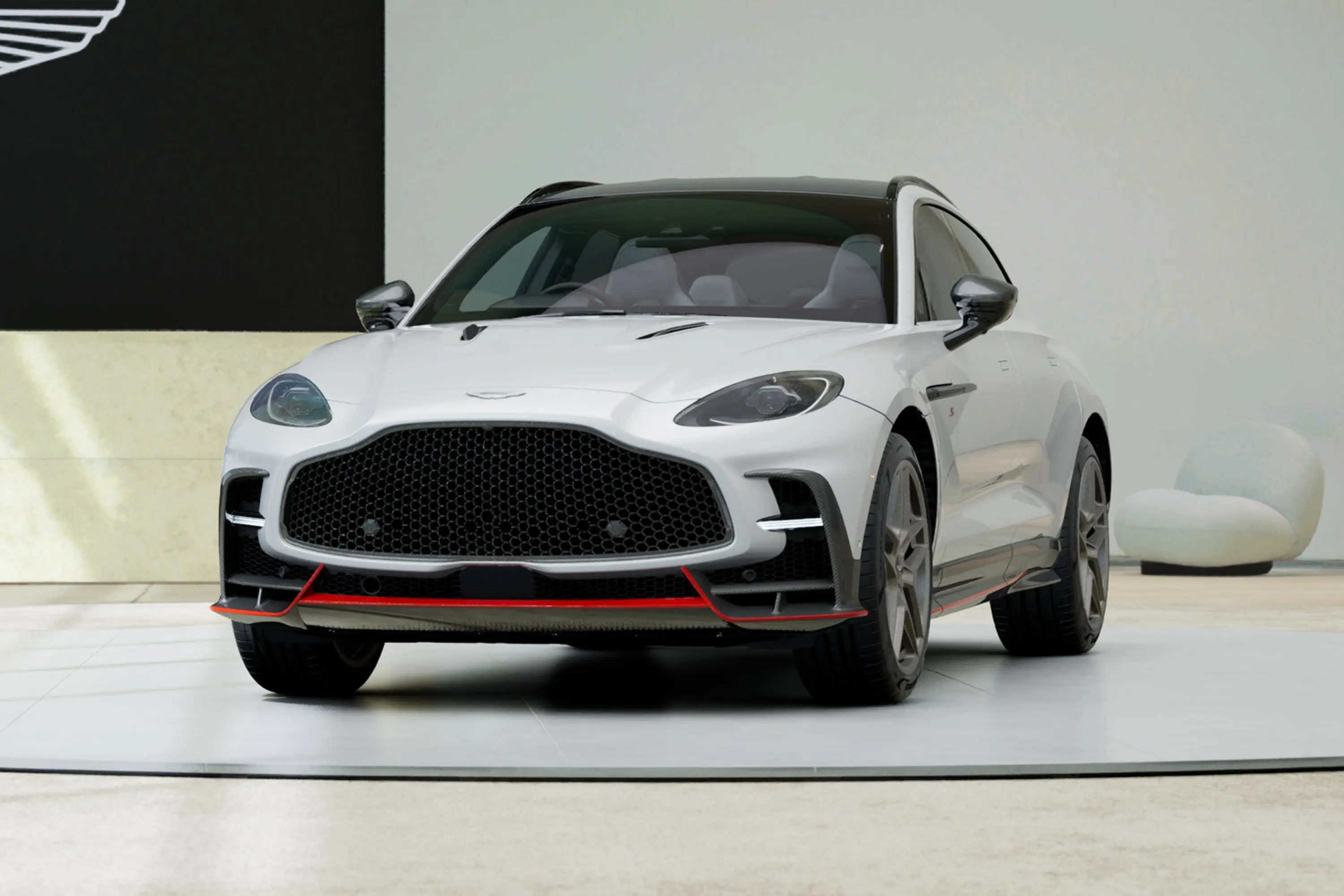 🌈 Aston Martin DBX - 惊艳配色、独特设计、配置齐全。路上最亮眼的存在！✨