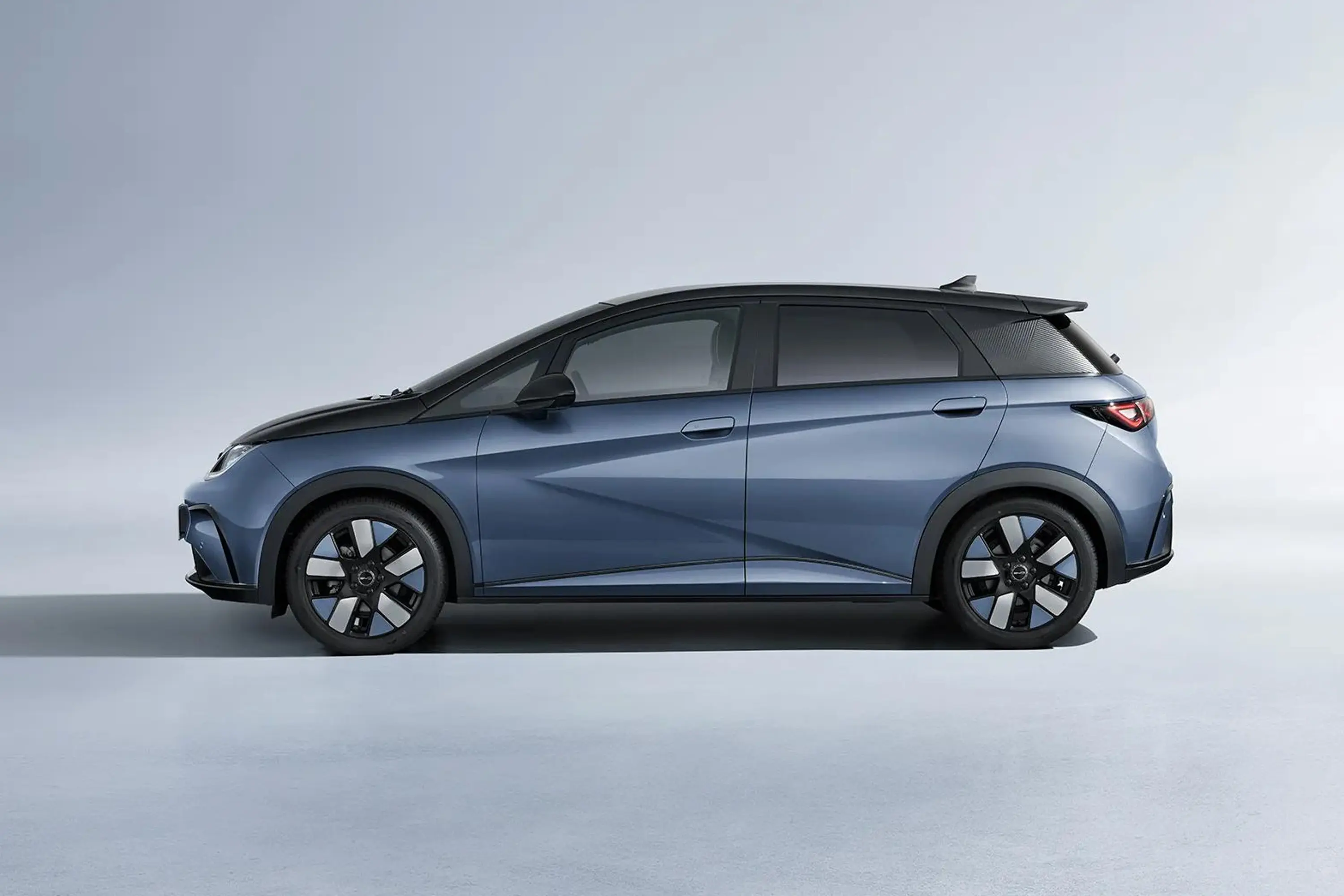 🌟 BYD Dolphin - Premium SUV with latest technology! Turbo + hybrid engine, luxurious and powerful. Ideal for big families! 💎