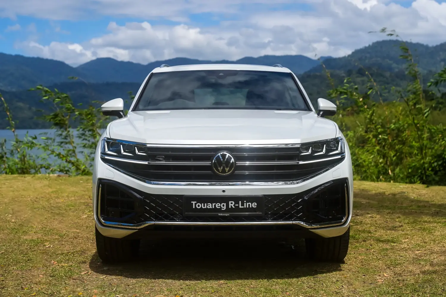 🌟 Volkswagen Touareg - 豪华 SUV 搭载最新科技！涡轮增压 + 混动引擎，豪华又强劲。大家庭的理想选择！💎