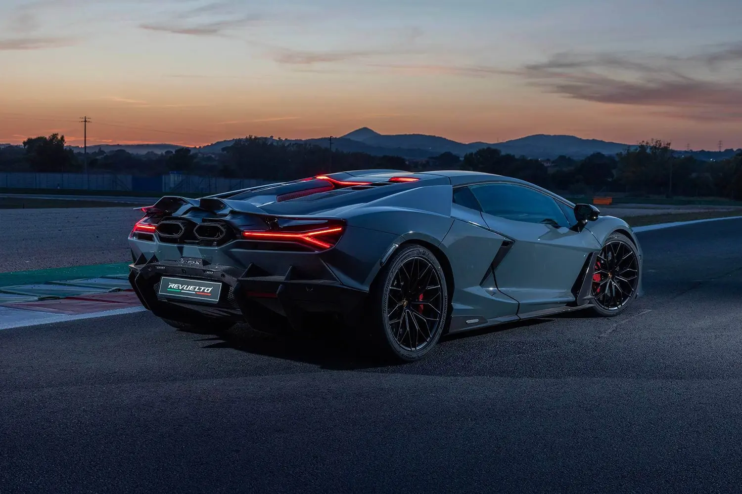 ✨ The all-new Lamborghini Revuelto is a game-changer! Modern design, powerful engine, competitive pricing. Ready to challenge imported cars! 🌟