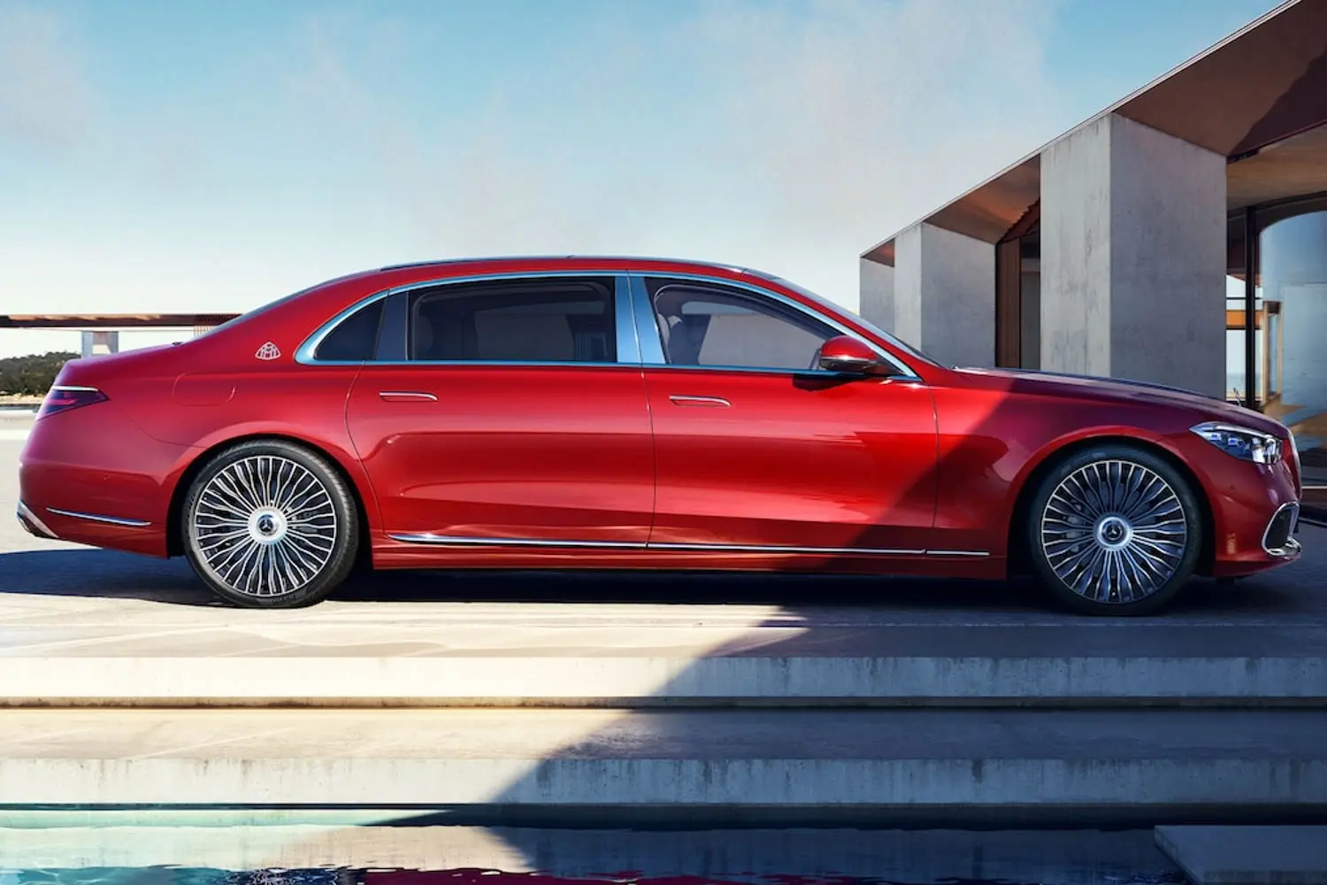 🌈 Mercedes-Benz Maybach S-Class - Stunning colors, unique design, complete features. A car that stands out on the road! ✨