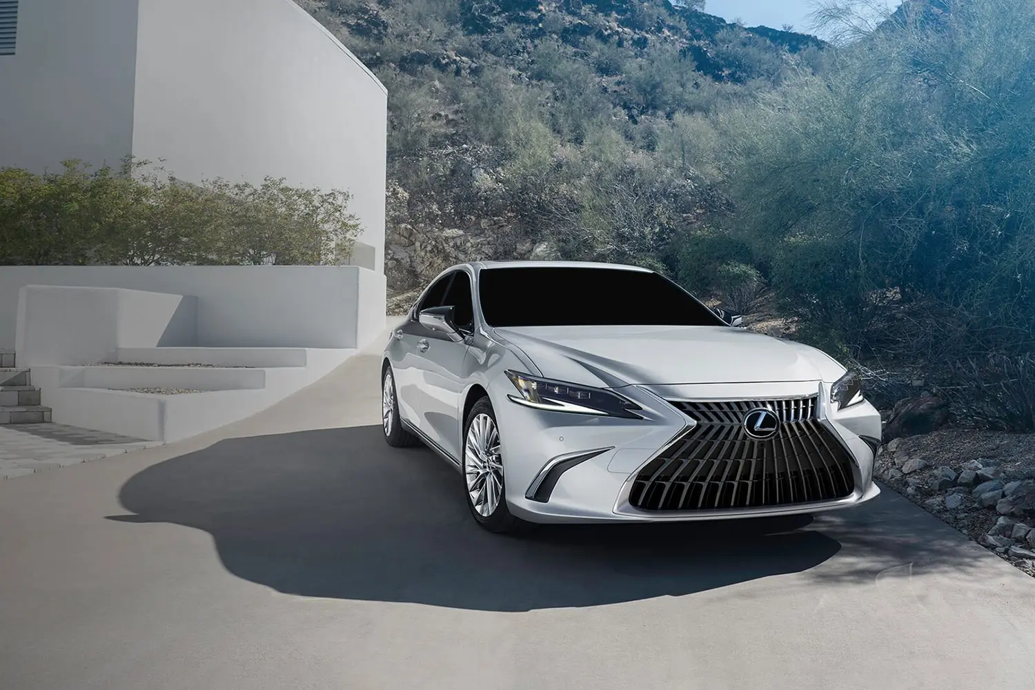 💰 Lexus ES - Best value in its class! Low price, high specs, long warranty. Smart choice! 📊