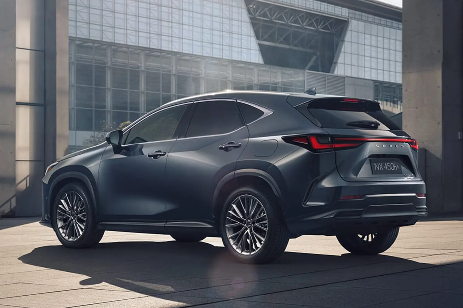 🔥 Lexus NX 继续称霸马来西亚市场！价格实惠、科技先进、油耗超低。性价比之王！🚗💨