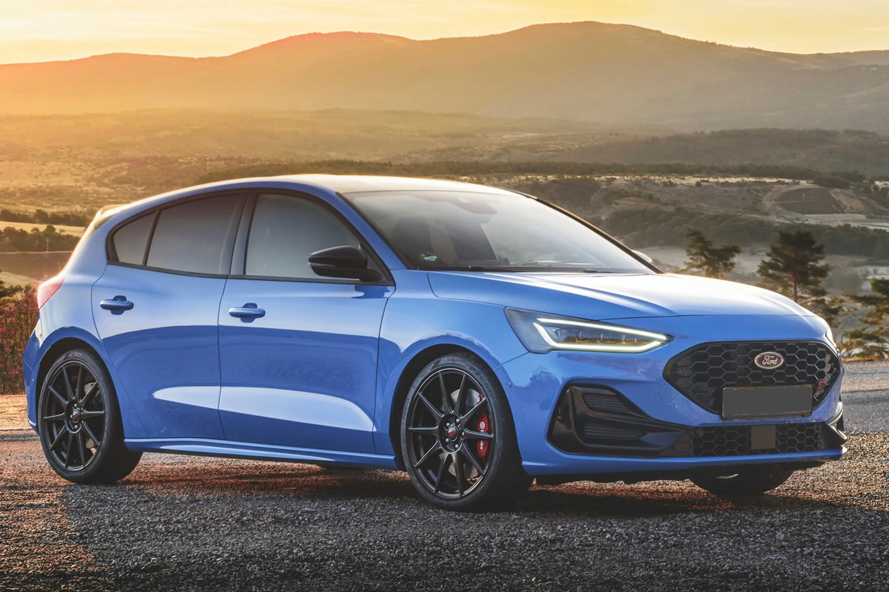 🌟 Ford Focus - Premium SUV with latest technology! Turbo + hybrid engine, luxurious and powerful. Ideal for big families! 💎