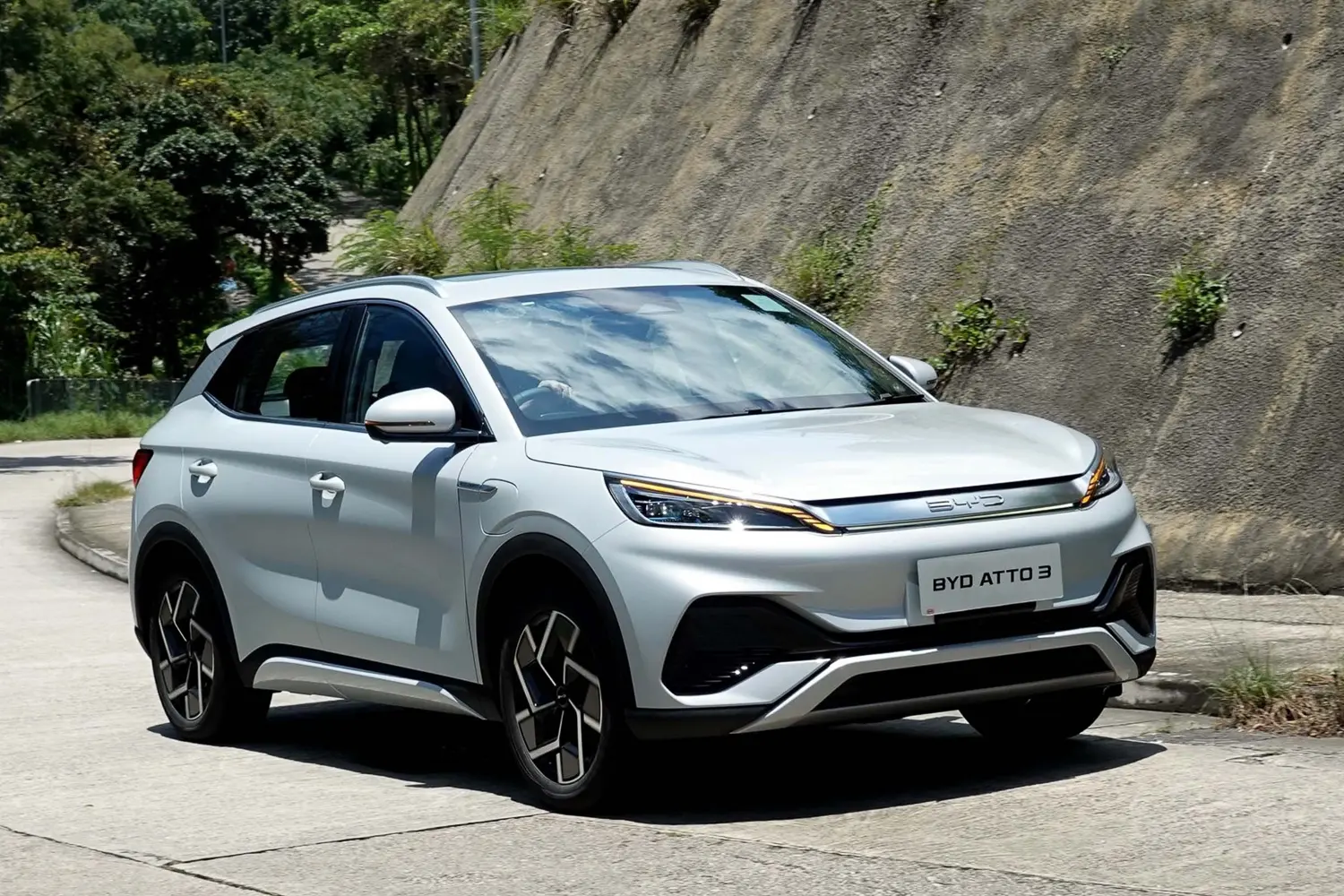 🌈 BYD Atto 3 - 惊艳配色、独特设计、配置齐全。路上最亮眼的存在！✨