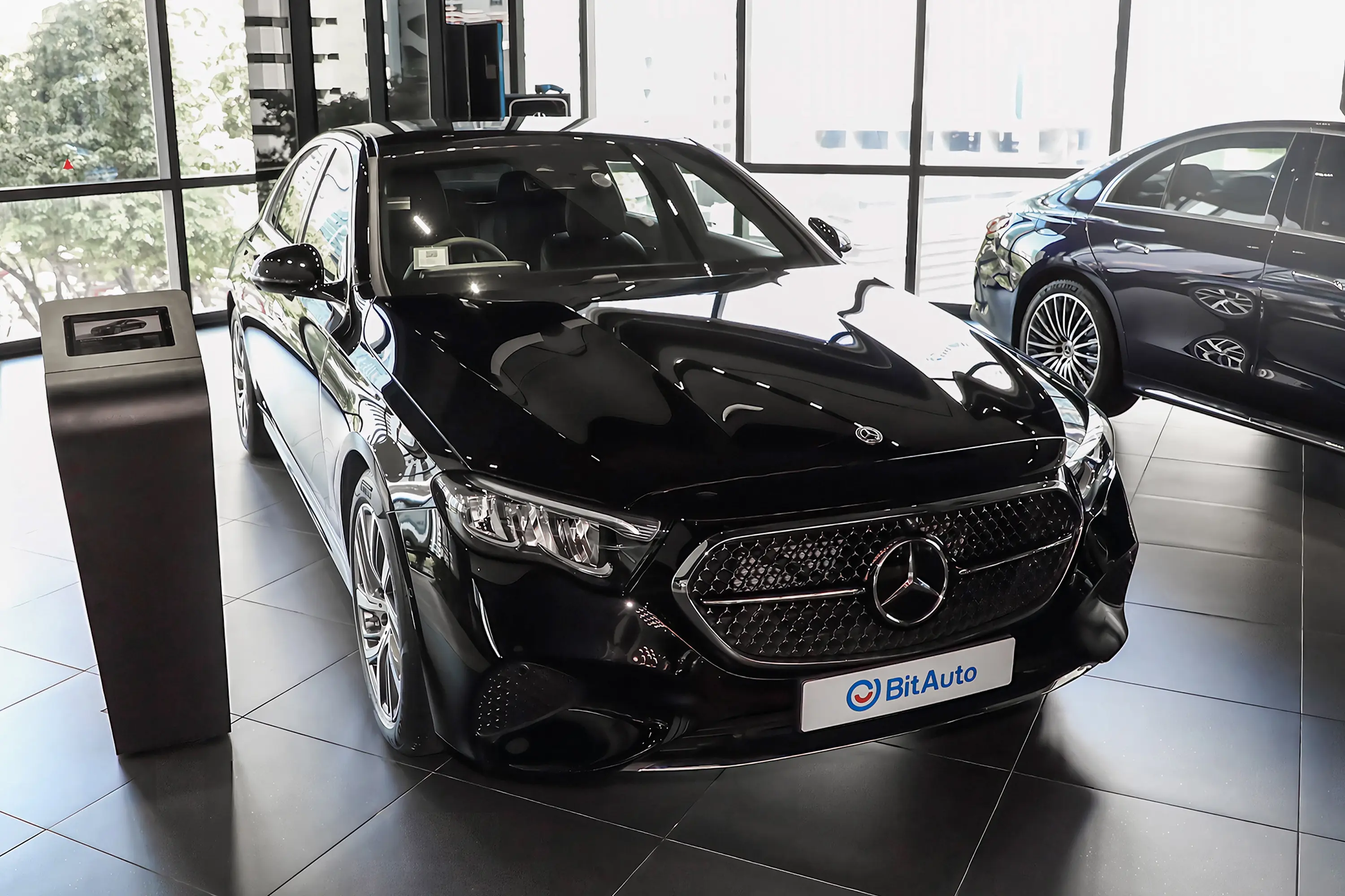 💰 Mercedes-Benz E-Class PHEV - Best value in its class! Low price, high specs, long warranty. Smart choice! 📊