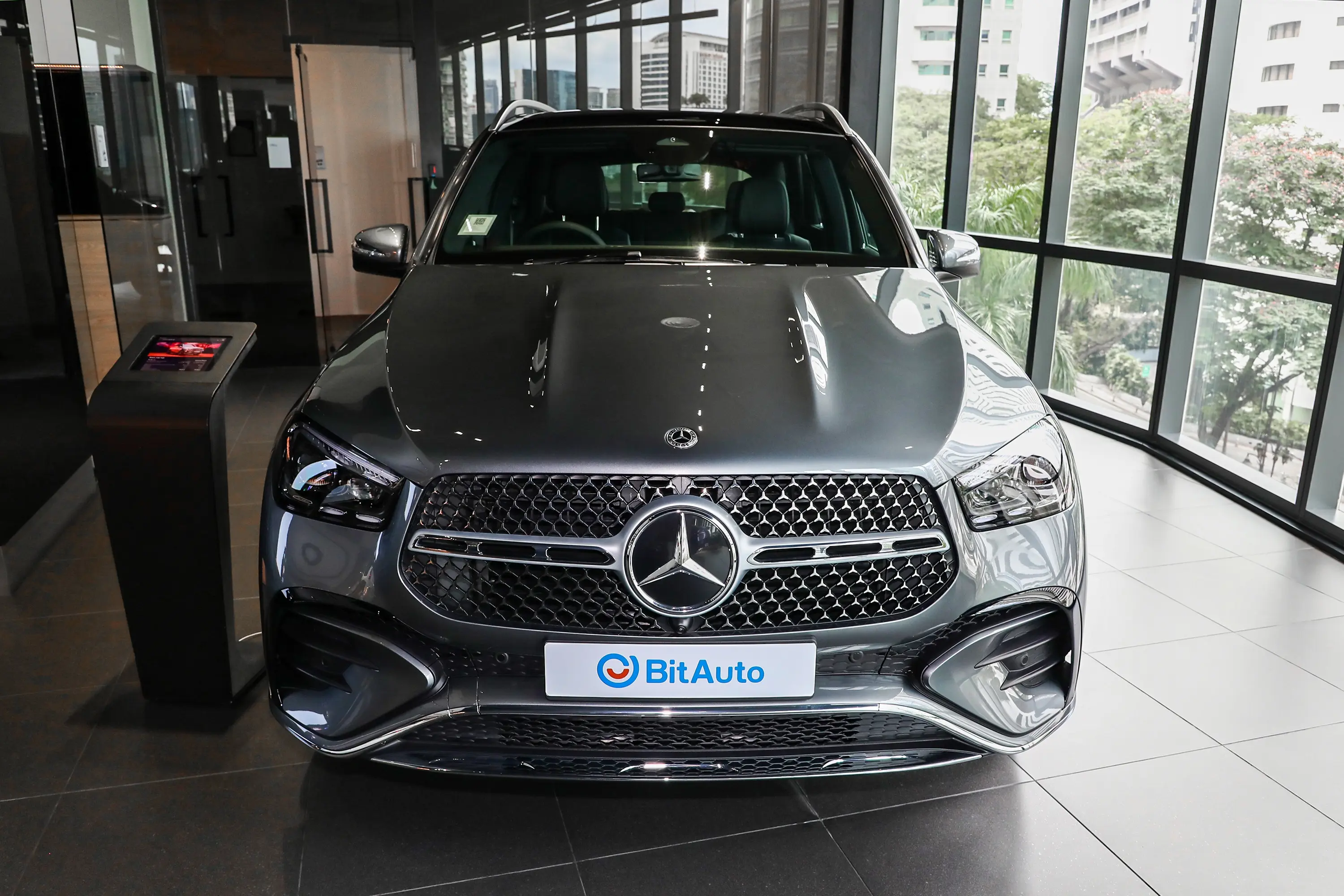 🚗 Just had the opportunity to test drive the Mercedes-Benz GLE PHEV here in Malaysia, and I must say, I'm thoroughly impressed! This vehicle represents a significant step forward for the Malaysian automotive industry.

The driving experience is smooth and refined. The engine responds promptly to acceleration inputs, making overtaking on highways a breeze. The suspension system absorbs road imperfections well, providing a comfortable ride even on Malaysia's occasionally rough roads.

One standout feature of the Mercedes-Benz GLE PHEV is its fuel efficiency. With rising petrol prices in Malaysia, this is a crucial consideration for many buyers. The Mercedes-Benz GLE PHEV delivers impressive mileage, making it an economical choice for daily commuting.

The interior space is generous, with ample legroom for both front and rear passengers. The boot capacity is also practical for family trips or weekend getaways to destinations like Cameron Highlands or Langkawi.

Technology-wise, the Mercedes-Benz GLE PHEV is well-equipped. The touchscreen infotainment system is responsive and user-friendly. Wireless charging, multiple USB ports, and climate control add to the convenience factor.

After spending a week with the Mercedes-Benz GLE PHEV, I can confidently recommend it to anyone looking for a reliable, comfortable, and stylish vehicle in Malaysia. The combination of features, performance, and pricing makes it a compelling option in its segment.

What are your thoughts on the Mercedes-Benz GLE PHEV? Share your opinions in the comments below!

#TestDrive #MalaysiaAutomotive #CarReview