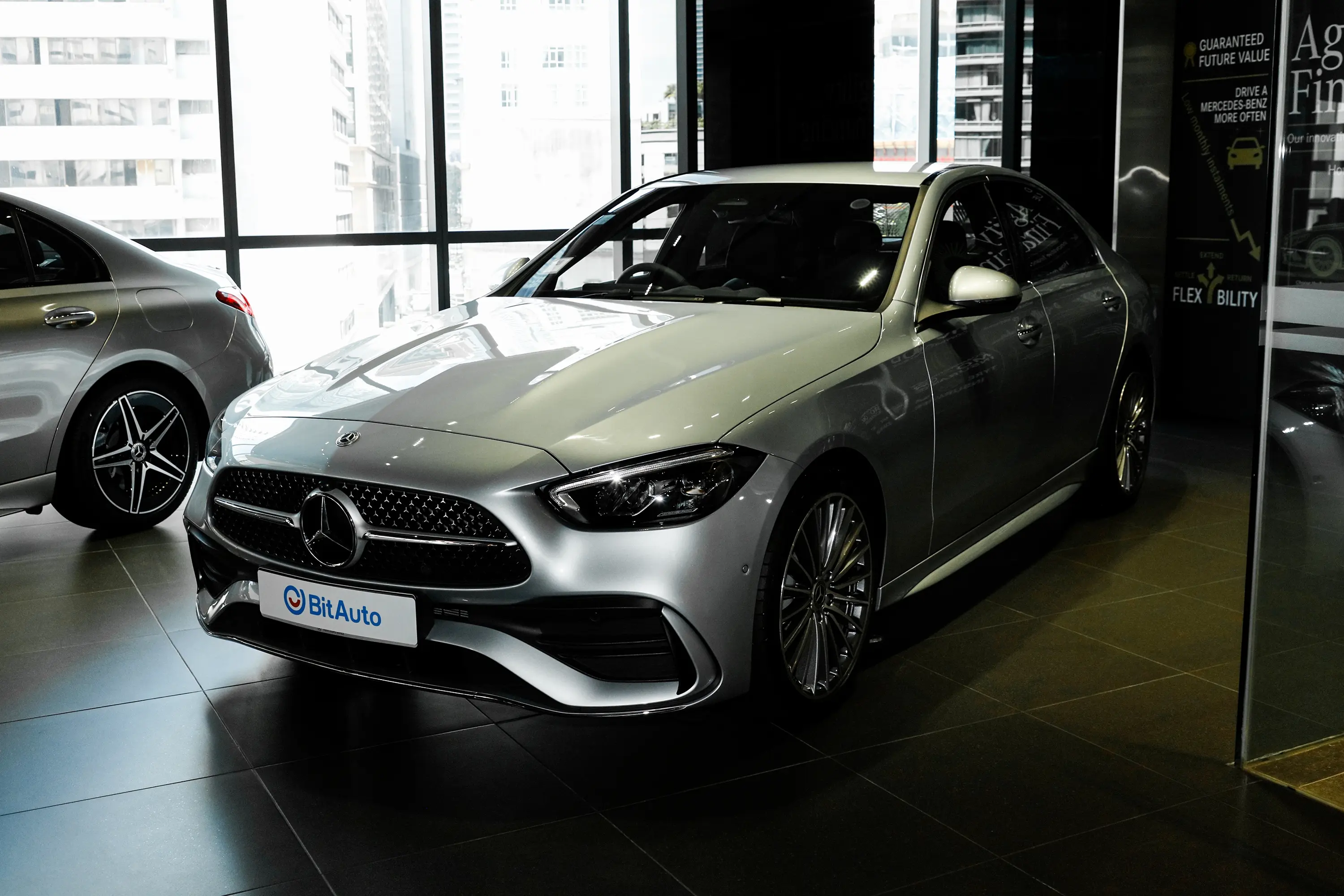 🏁 Mercedes-Benz C-Class AMG - 卓越性能！加速强劲、操控稳定、驾驶安全。速度爱好者的最爱！🚀