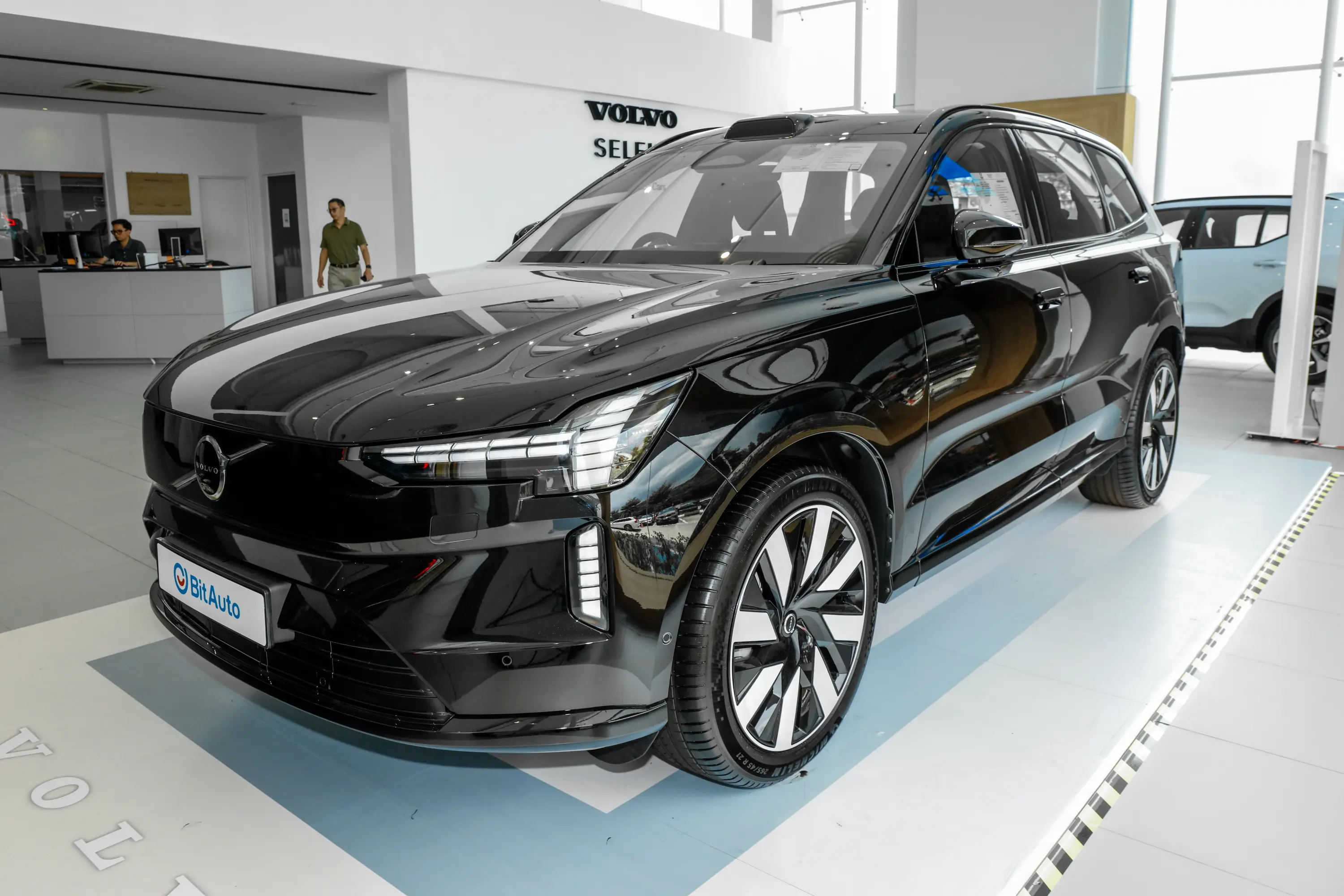 🔥 Volvo EX90 继续称霸马来西亚市场！价格实惠、科技先进、油耗超低。性价比之王！🚗💨