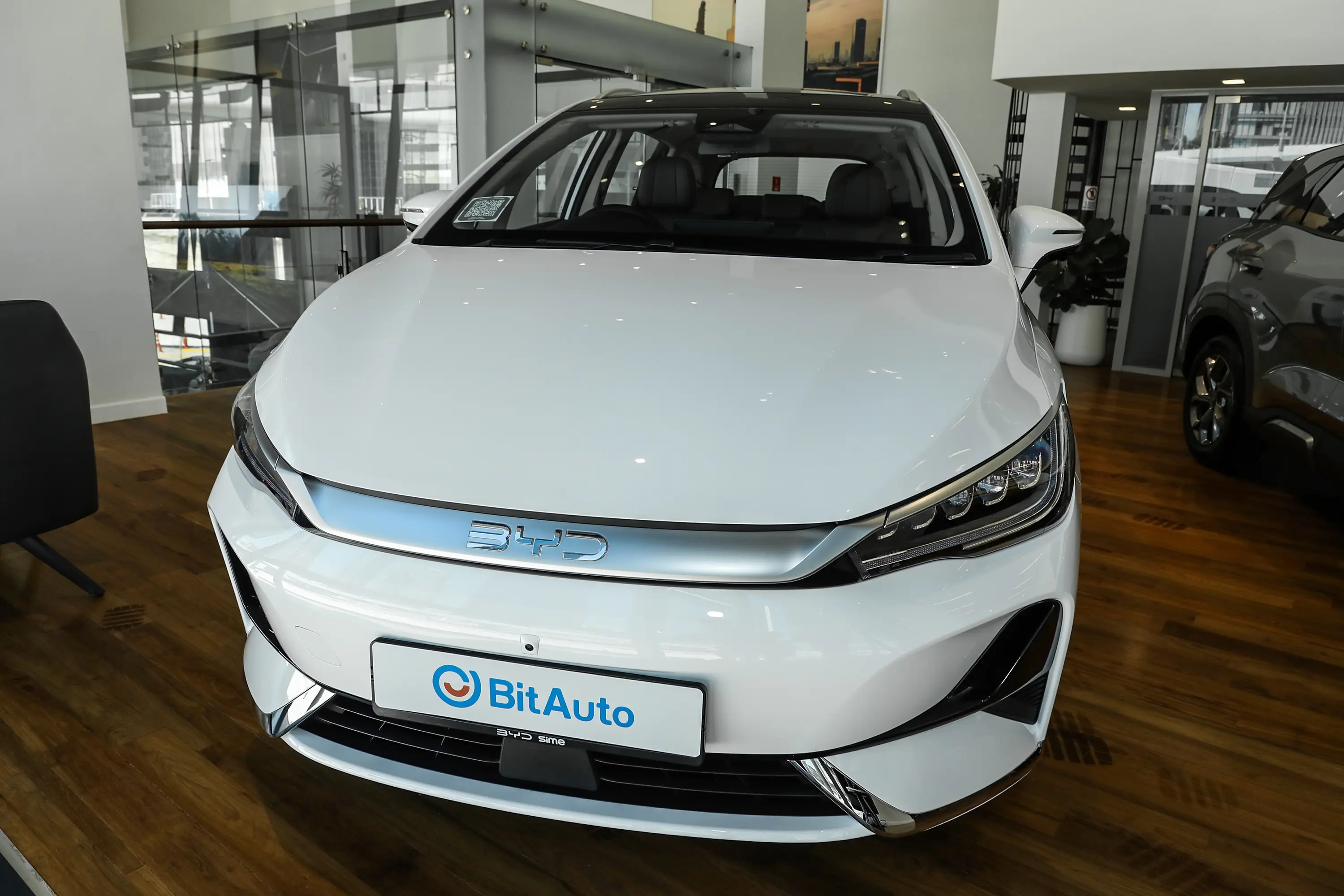 🌈 BYD M6 - 惊艳配色、独特设计、配置齐全。路上最亮眼的存在！✨