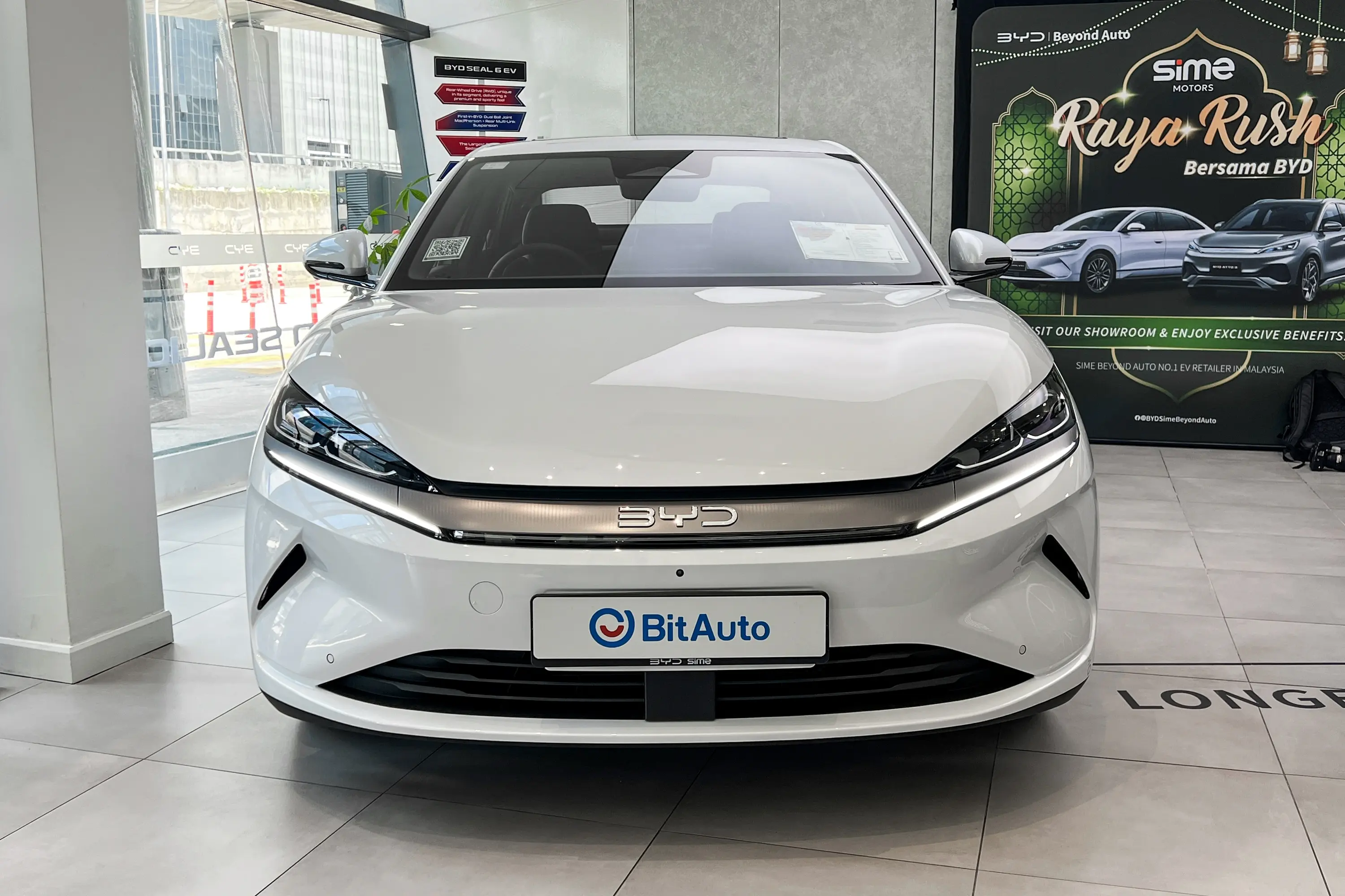 🇲🇾 The BYD Seal 6 has officially arrived in Malaysia! This exciting new model brings cutting-edge technology and impressive performance to our local automotive market. Malaysian car enthusiasts have been waiting for this moment, and now it's finally here.

The BYD Seal 6 features a sleek and modern design that perfectly suits Malaysia's urban landscape. With its aerodynamic body, LED headlights, and stylish alloy wheels, this vehicle stands out on every road from Kuala Lumpur to Penang.

Under the hood, the BYD Seal 6 delivers exceptional performance with excellent fuel efficiency. Whether you're navigating through busy city traffic or cruising on the North-South Expressway, this car handles every situation with confidence and ease.

Inside, the cabin offers premium comfort with high-quality materials, spacious seating, and advanced infotainment systems. The BYD Seal 6 comes equipped with Apple CarPlay, Android Auto, and a premium sound system for your entertainment.

Safety is a top priority, and the BYD Seal 6 doesn't disappoint. It includes multiple airbags, ABS brakes, electronic stability control, lane departure warning, and adaptive cruise control to keep you and your family protected.

Pricing for the BYD Seal 6 in Malaysia is competitive, offering excellent value for money. With various variants available, there's an option for every budget. Visit your nearest showroom today to experience the BYD Seal 6 firsthand!

#MalaysiaCars #NewLaunch #AutomotiveNews