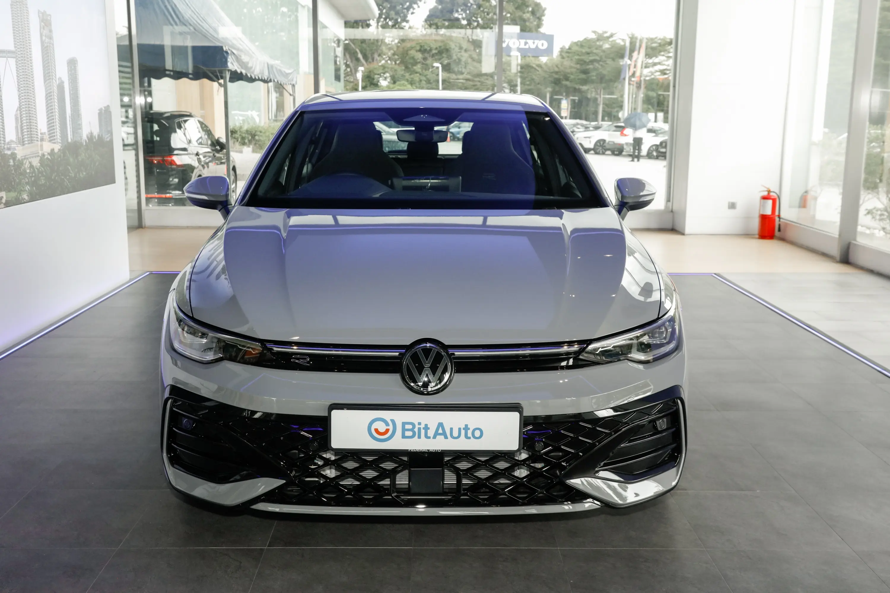 买车前看 Volkswagen Golf GTI：Volkswagen Golf GTI 的价格重点是 RM255,990,。重点是它是否适合日常通勤、家庭使用和长途驾驶。