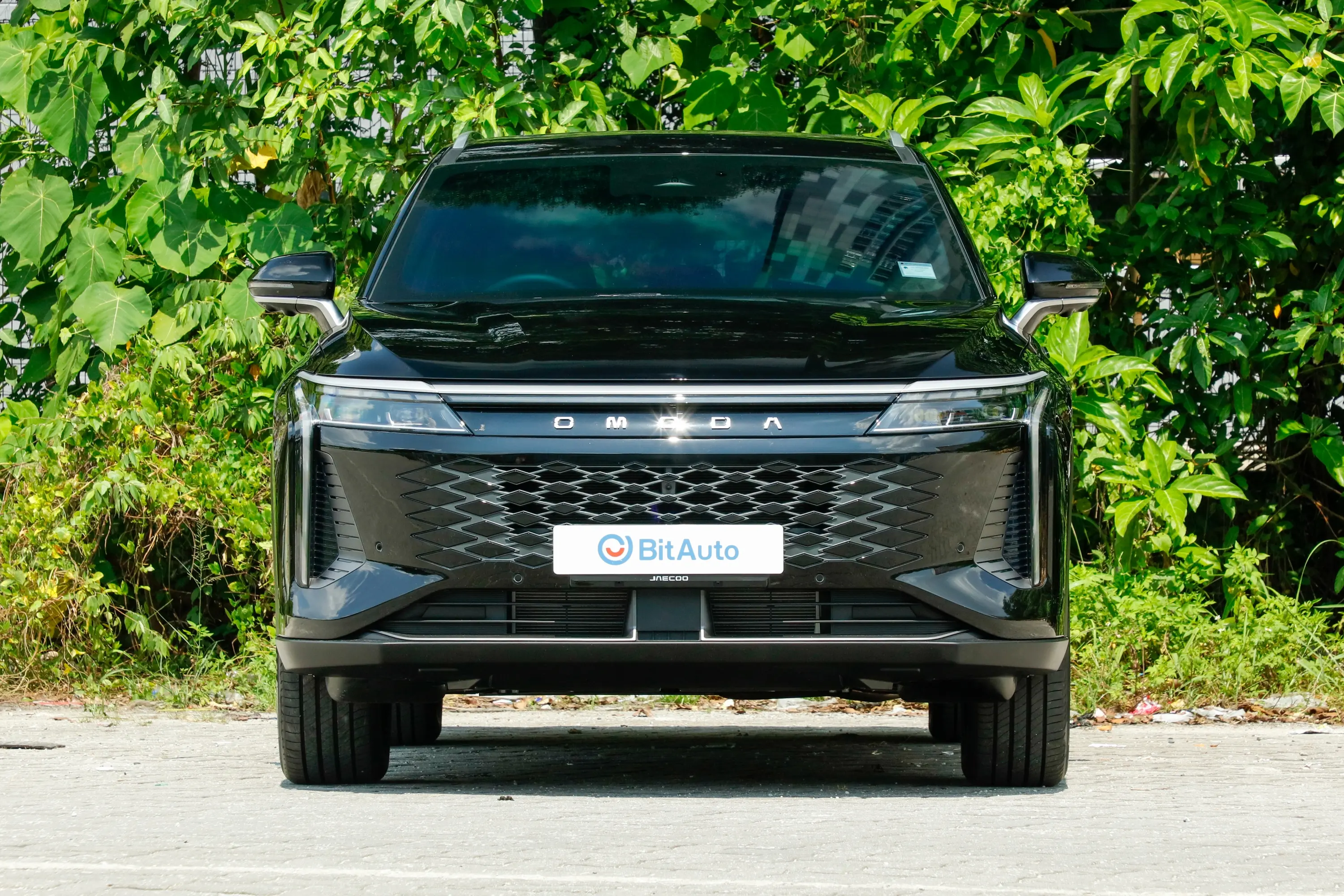 🇲🇾 The OMODA C9 PHEV has officially arrived in Malaysia! This exciting new model brings cutting-edge technology and impressive performance to our local automotive market. Malaysian car enthusiasts have been waiting for this moment, and now it's finally here.

The OMODA C9 PHEV features a sleek and modern design that perfectly suits Malaysia's urban landscape. With its aerodynamic body, LED headlights, and stylish alloy wheels, this vehicle stands out on every road from Kuala Lumpur to Penang.

Under the hood, the OMODA C9 PHEV delivers exceptional performance with excellent fuel efficiency. Whether you're navigating through busy city traffic or cruising on the North-South Expressway, this car handles every situation with confidence and ease.

Inside, the cabin offers premium comfort with high-quality materials, spacious seating, and advanced infotainment systems. The OMODA C9 PHEV comes equipped with Apple CarPlay, Android Auto, and a premium sound system for your entertainment.

Safety is a top priority, and the OMODA C9 PHEV doesn't disappoint. It includes multiple airbags, ABS brakes, electronic stability control, lane departure warning, and adaptive cruise control to keep you and your family protected.

Pricing for the OMODA C9 PHEV in Malaysia is competitive, offering excellent value for money. With various variants available, there's an option for every budget. Visit your nearest showroom today to experience the OMODA C9 PHEV firsthand!

#MalaysiaCars #NewLaunch #AutomotiveNews