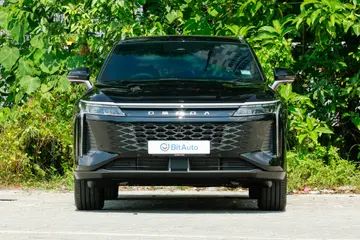 OMODA C9 PHEV