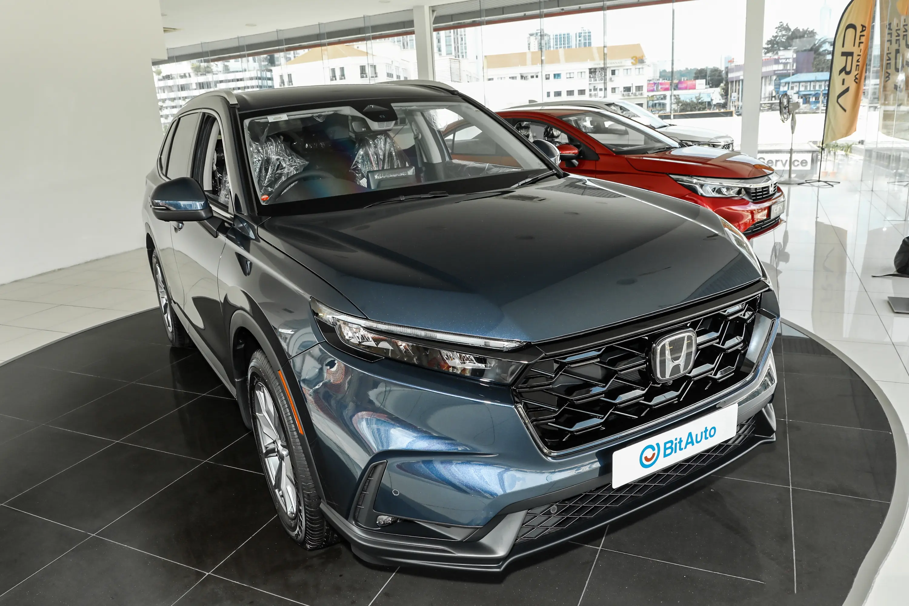 🔥 Breaking: The Honda CR-V has been named one of the best value-for-money vehicles in Malaysia for 2026! This recognition highlights the exceptional package that this model offers to Malaysian buyers.

What makes the Honda CR-V stand out in Malaysia's competitive automotive market? Let's break down the key factors that have earned this model such acclaim.

Firstly, the pricing strategy is spot-on. The Honda CR-V offers features typically found in more expensive segments, making it accessible to a wider range of Malaysian consumers. From young professionals to growing families, there's something for everyone.

Secondly, the build quality exceeds expectations at this price point. The attention to detail in the interior, the fit and finish of exterior panels, and the overall solidity of the vehicle all contribute to a premium feel.

Thirdly, the Honda CR-V comes with a comprehensive warranty package that provides peace of mind to Malaysian owners. The manufacturer's confidence in their product is evident in the extended warranty coverage offered.

Maintenance costs are also reasonable, with service intervals designed to minimize downtime and expense. Spare parts availability in Malaysia is excellent, with a growing network of authorized service centers nationwide.

Resale value projections for the Honda CR-V are positive, thanks to strong demand and the model's reputation for reliability. This is an important consideration for Malaysian buyers who plan to upgrade their vehicles in the future.

The Honda CR-V proves that you don't need to spend a fortune to get a quality vehicle in Malaysia. It's no wonder this model has become a favorite among Malaysian car buyers!

#ValueForMoney #BestBuy #MalaysiaCars2026