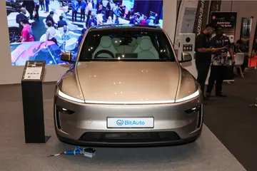 TESLA Model Y L