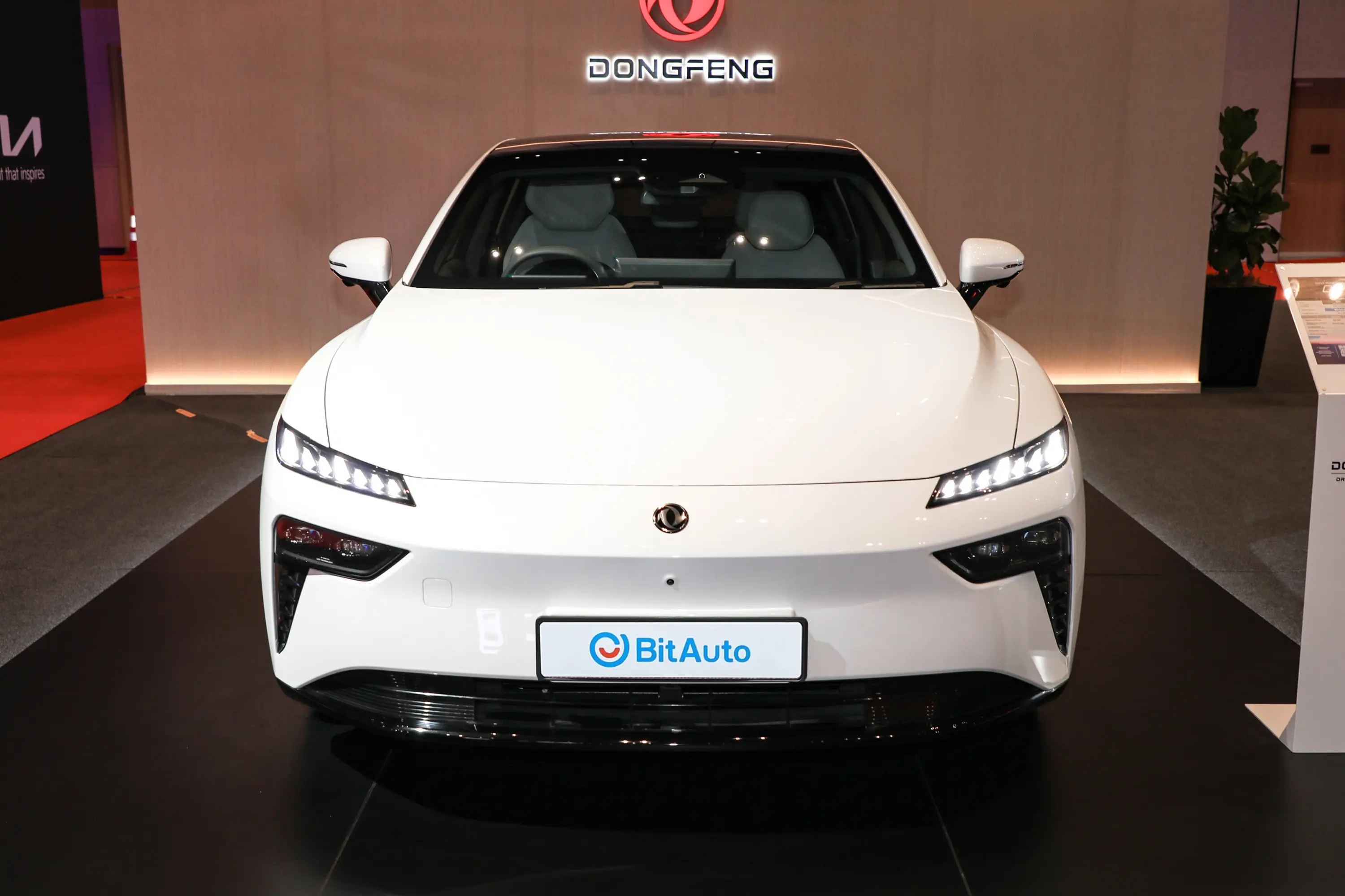 Dongfeng 007: Maklumat utama termasuk auto parking assist, 540-degree panoramic camera, panoramic camera. Untuk pembeli, fokusnya ialah sama ada ia sesuai untuk kegunaan harian, keluarga dan pemilikan jangka panjang.