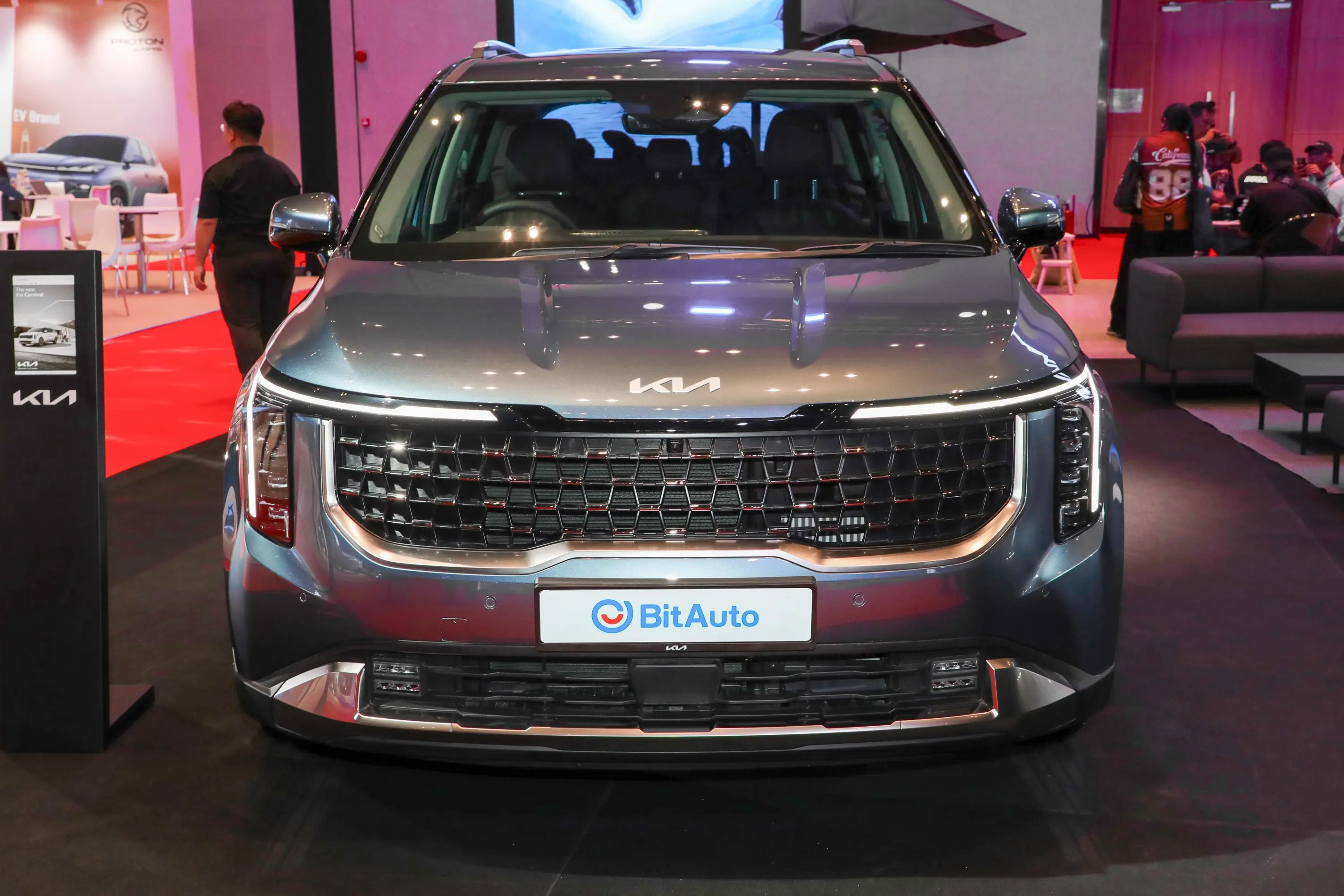 Is the Kia Carnival easy to live with in city parking? The Kia Carnival has a useful latest update for buyers. The latest detail gives buyers a practical reason to shortlist the Carnival. For Malaysian buyers, the usefu…