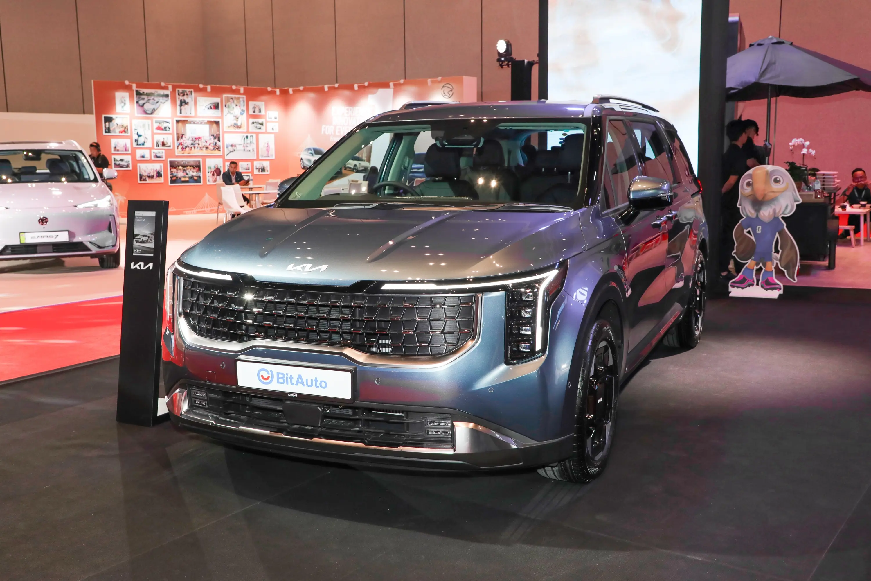买车前看 Kia Carnival：Kia Carnival 的最新重点是 The direct result is that you have a long-wheelbase MPV that drives like a continental sedan and with the NVH to matc...。重点是它是否适合日常通勤、家庭使用和长途驾驶。