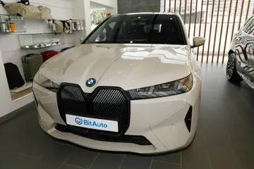 BMWiX