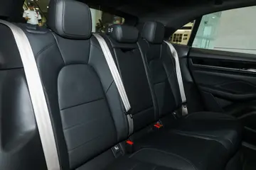 PorscheMacan BEV