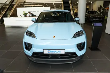 PorscheMacan BEV