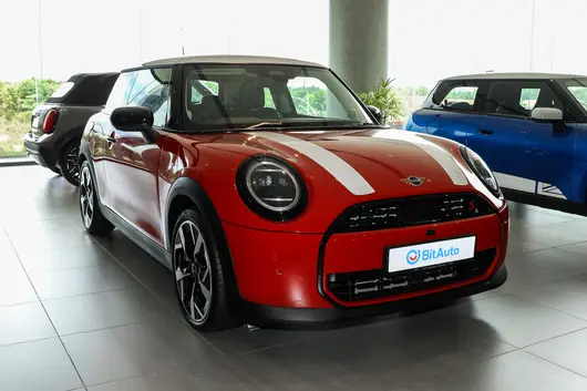 2026 2.0T S 3 Door