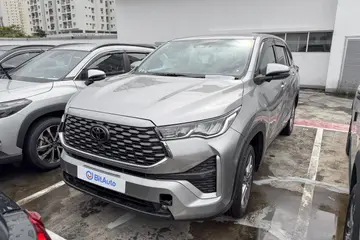 ToyotaInnova Zenix