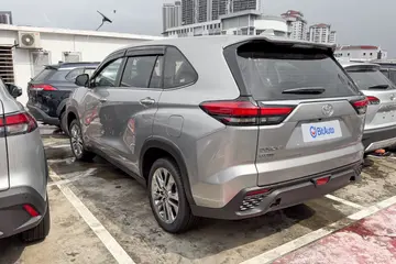 ToyotaInnova Zenix