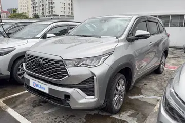 ToyotaInnova Zenix