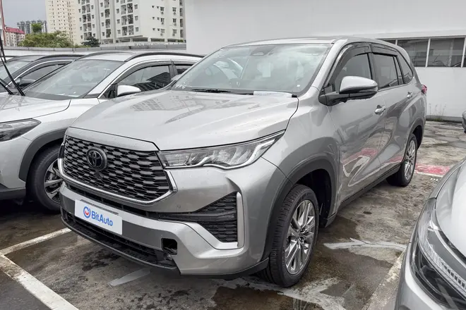 ToyotaInnova Zenix