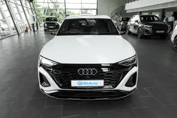 AudiQ8 Sportback e-tron