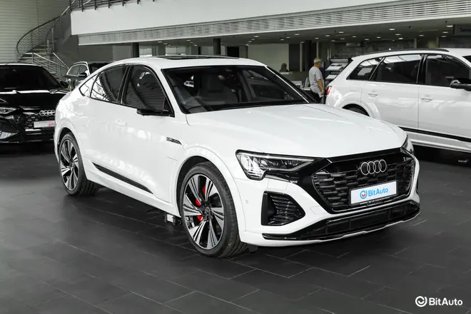 Q8 Sportback e-tron