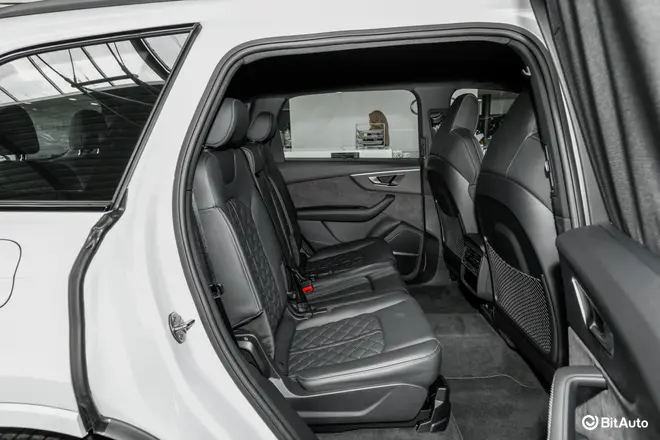 Q7