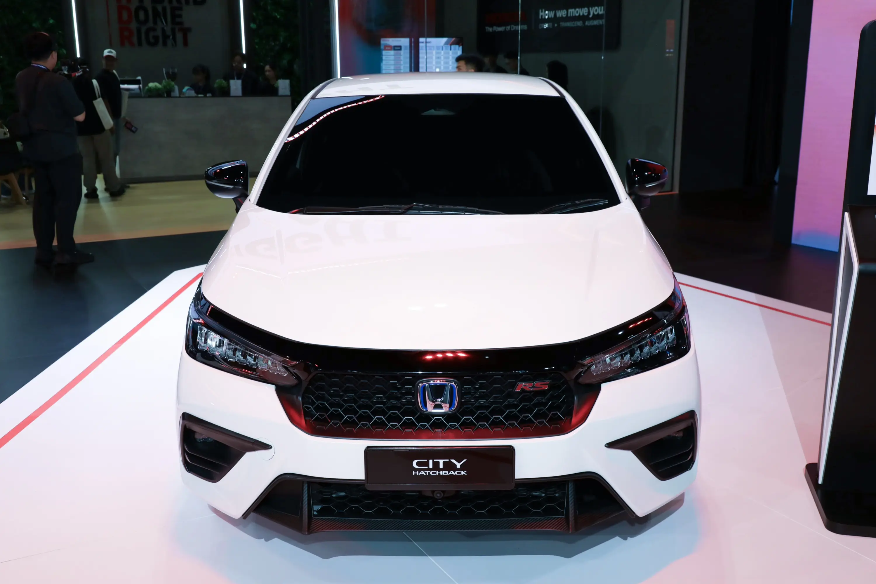 买车前看 Honda City：Honda City 的安全重点是 The aim is to improve the road network, safety of motorists and also to smoothen traffic flow on this major corridor.。重点是它是否适合日常通勤、家庭使用和长途驾驶。