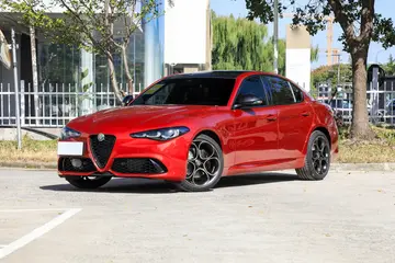 Alfa RomeoGiulia