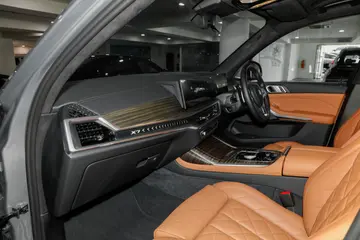 BMWX7