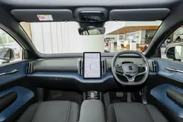 2027 437km 4WD Cross Country