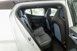2027 437km 4WD Cross Country