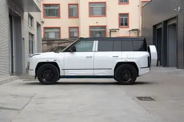 Yangwang U8