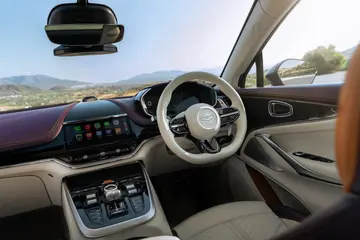 Aston MartinDBX