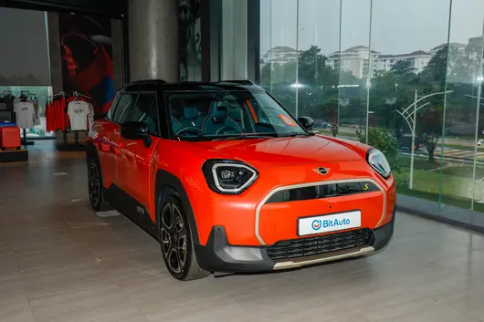 2025 405km SE