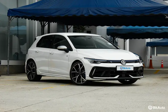 Golf R