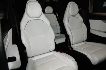 TESLA Model Y L
