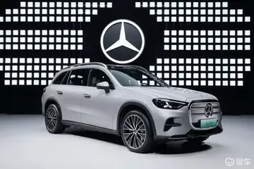 Mercedes-Benz Unveils All-Electric LWB GLC SUV: 800V Architecture & 6-Seater Layout