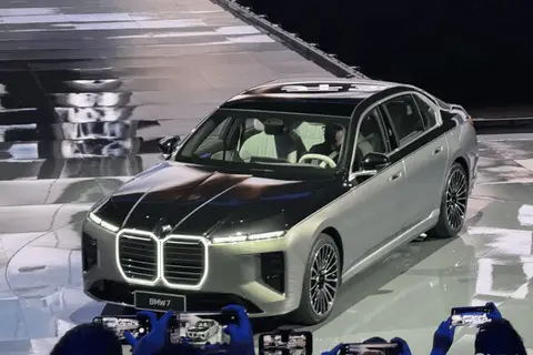 BMW 7 Series LCI Global Debut: iDrive X Era & Panoramic Vision