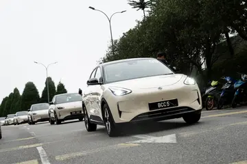 Bebas Gentar Musim Hujan: Panduan Keselamatan Pemanduan dan Kecemasan Wajib bagi Pemilik Kereta di Malaysia