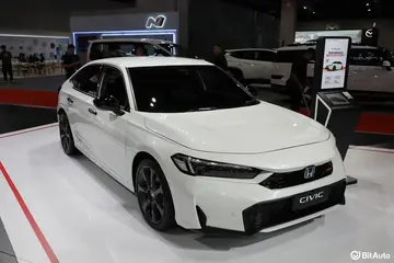 Honda Civic vs Toyota Corolla: Perbandingan penanda aras sedan segmen C, mahukan prestasi serta pengendalian atau keseimbangan dan ketenangan minda?