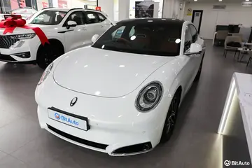 GWM Ora 07 vs Tesla Model 3:RM150k买一台复古轿跑,还是一台科技标杆?