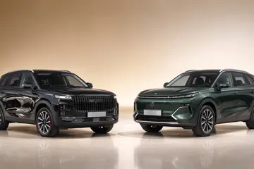 Jaecoo J7 PHEV vs Proton eMas 7 PHEV:RM29,000的插混对决,技术流还是国民牌?